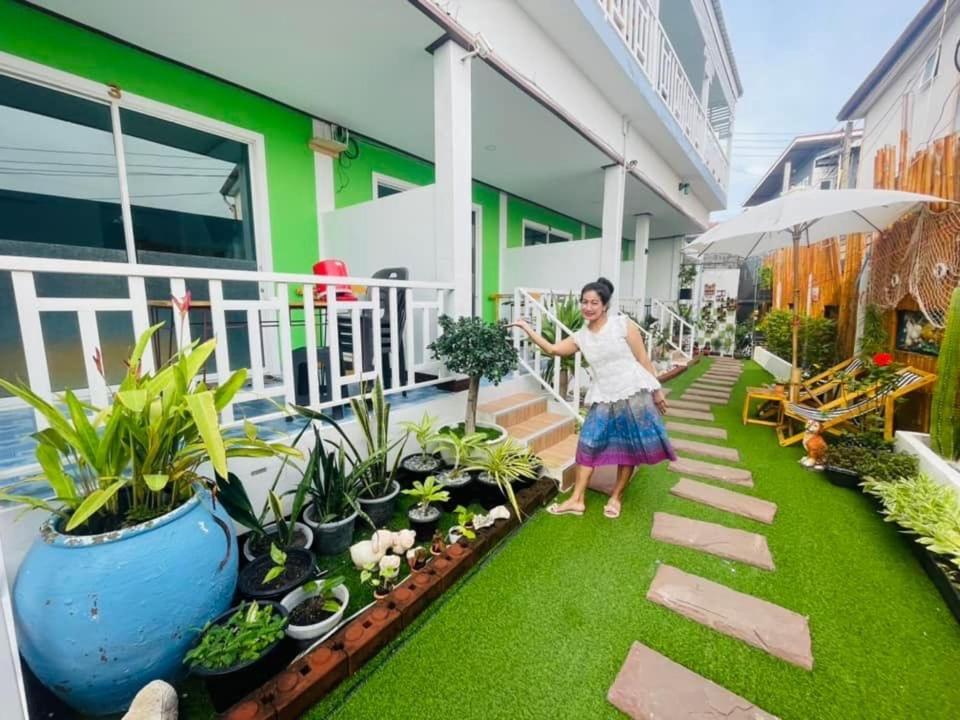 Baan Tipsukon Bed & Breakfast Ko Lan Eksteriør bilde